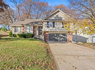 7826 Darnell St, Lenexa, KS 66216