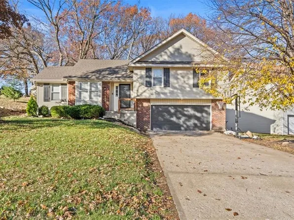 7826 Darnell St, Lenexa, KS 66216