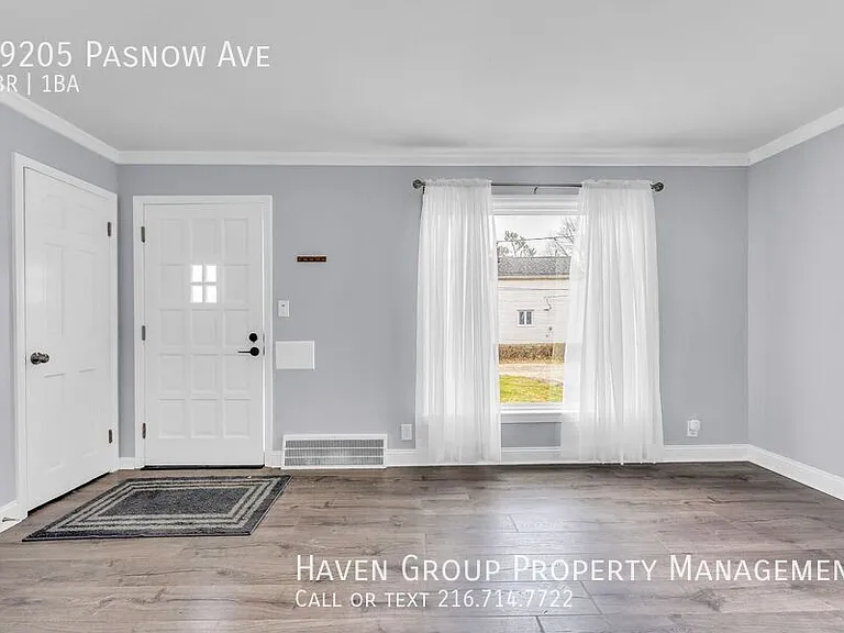 19205 Pasnow Ave — Photo 3