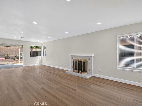 4th image of 646 W Home St