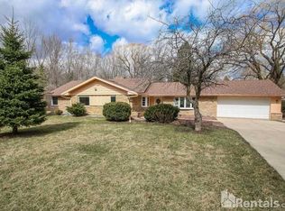550 W Laramie Ln, Bayside, WI 53217