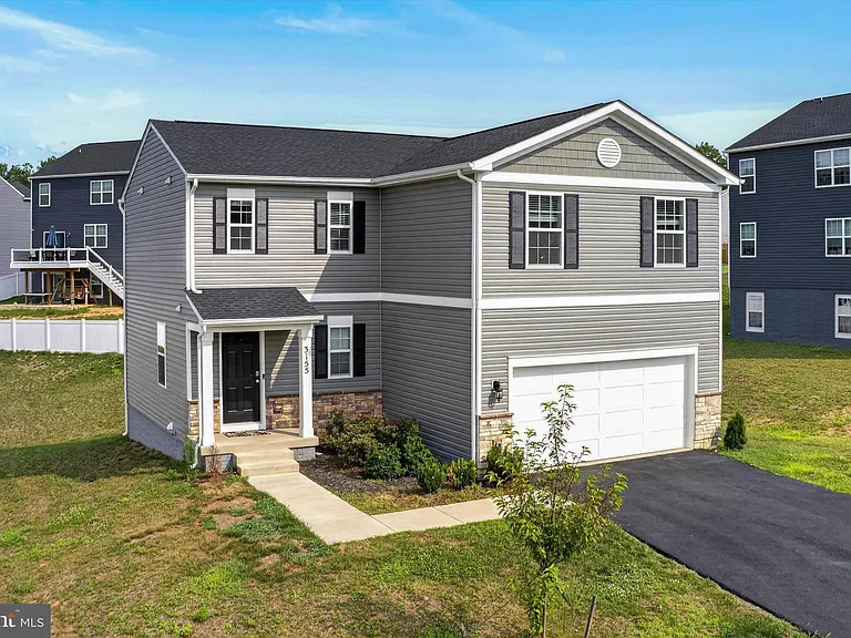3155 White Tail Dr — Photo 2