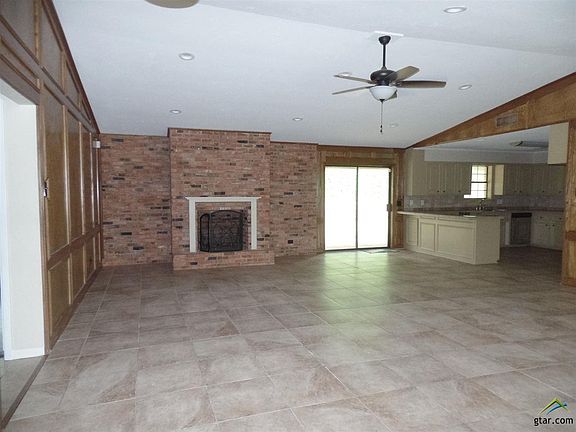 3rd image of 200 County Road 4127