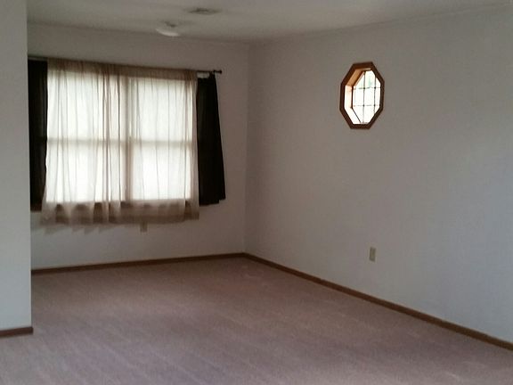 upstairs master bedrrom