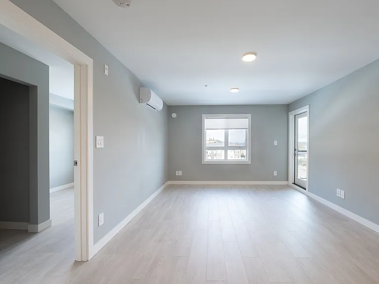 854 Island Hwy S — Photo 8