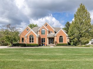 37520 Eagle Nest Dr, Grafton, OH 44044
