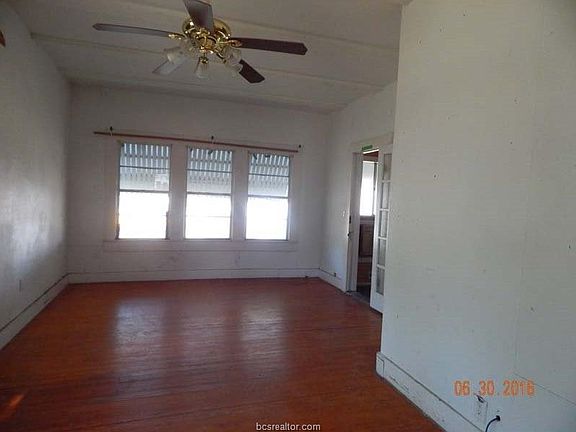5th image of 209 S Hunt St