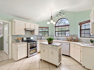 710 Spring Hollow Dr, Leander, TX 78641