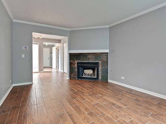 4th image of 445 Le Parc Cir #445