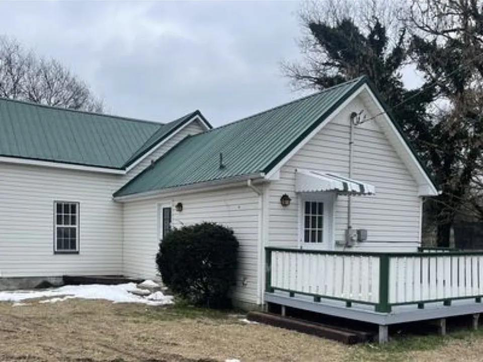 8402 Old Highway 43