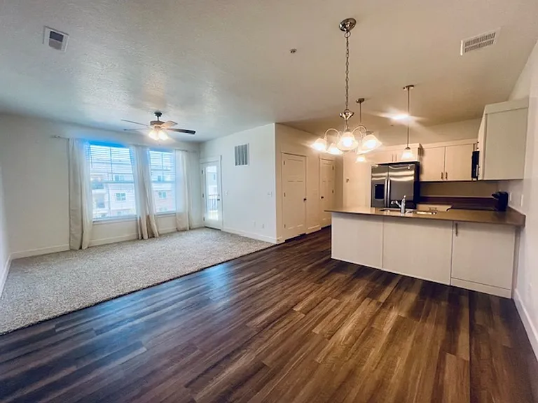 13713 S Hanley Ln #EE201 — Photo 2
