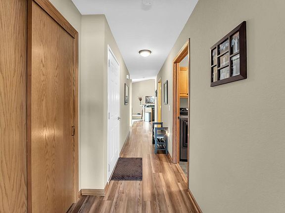 3rd image of 1734 Parkstone TERRACE #74