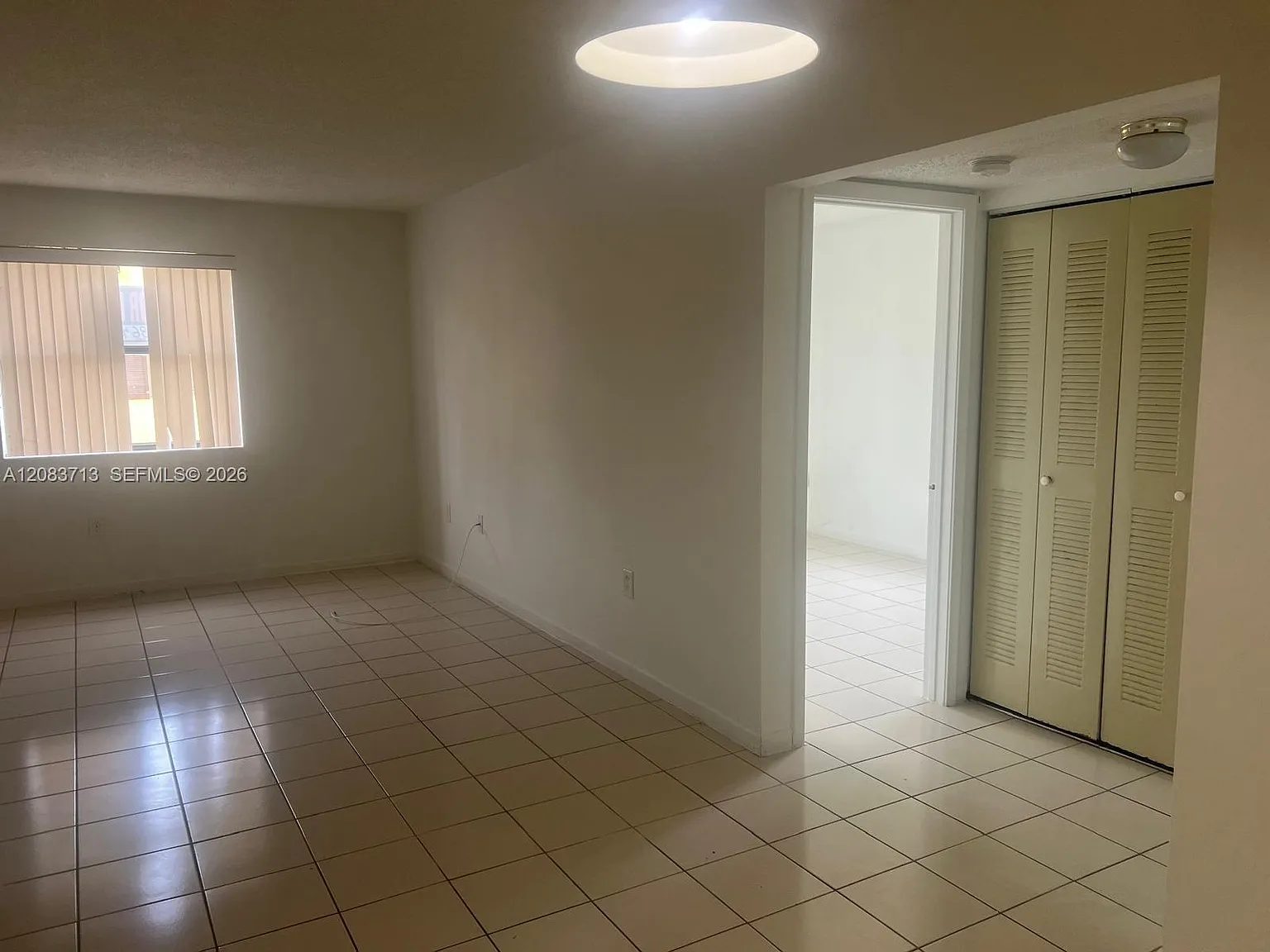 Soleil Lake Condo — Photo 4
