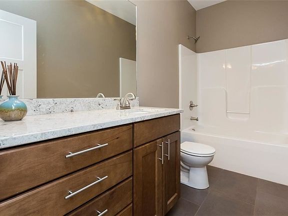 5th image of 1785 Highland Cir SW