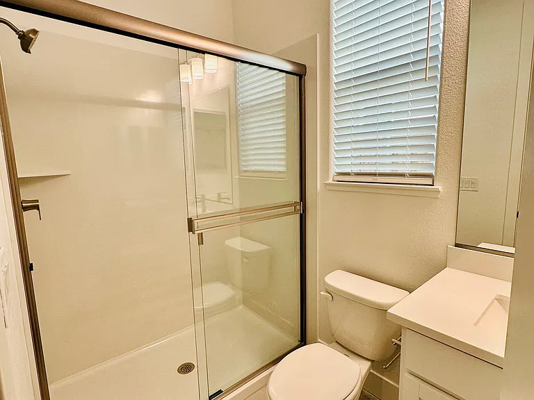 529 E Fiorino St — Photo 10