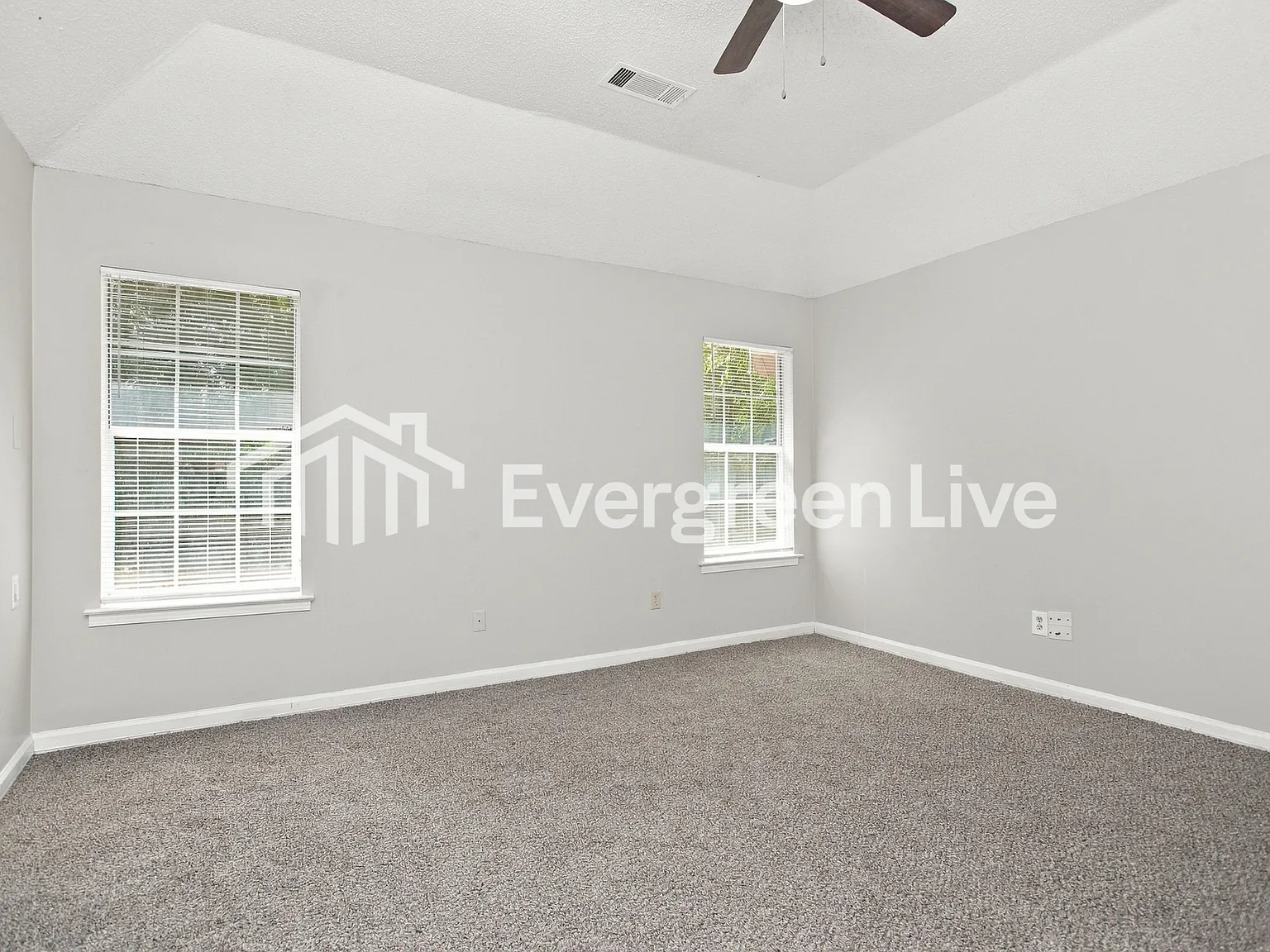 3 bed, 2.0 bath, 1300 sqft, $1,545 — Photo 4