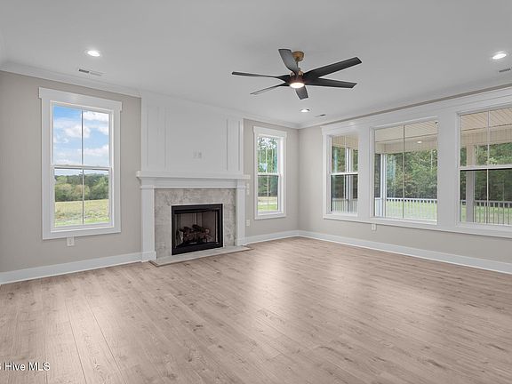 5th image of 438 Hillard Lane