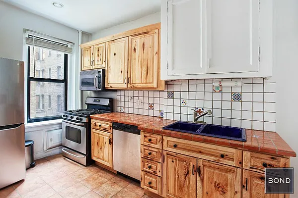 Sold by Bond New York | media 11