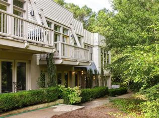 9121 Selborne Ln, Chattahoochee Hills, GA 30268