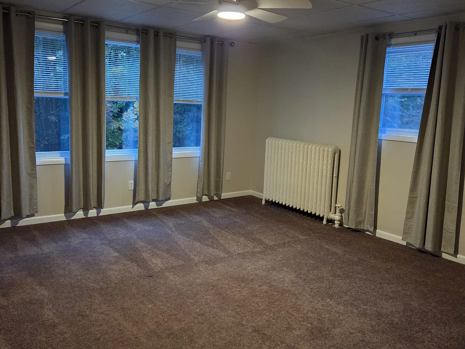 3 bed, 1100 sqft, $2,000 — Photo 2