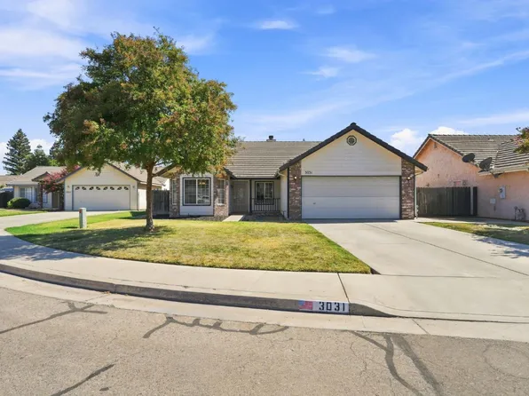 3031 W Loyola Ct, Visalia, CA 93277