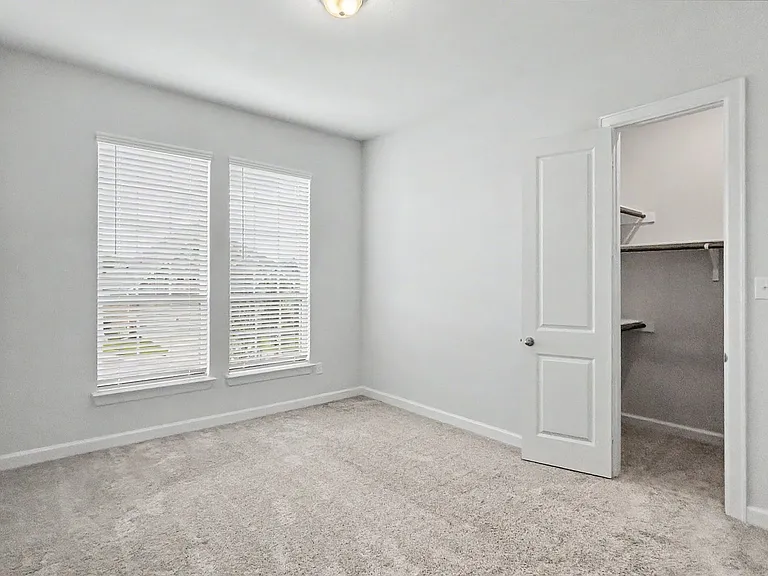 3708 Eliberis — Photo 13