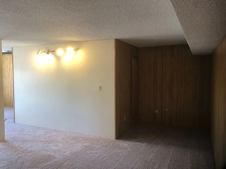 Pinewood Apartments — Photo 25