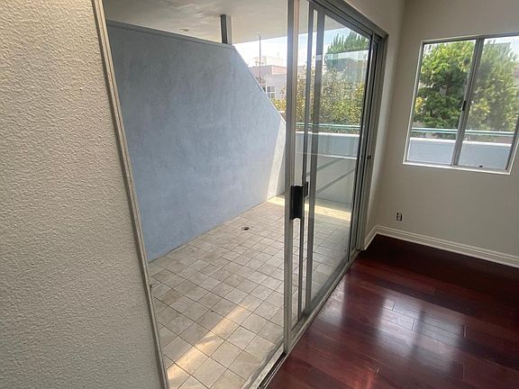 3rd image of 849 S Shenandoah St APT 302
