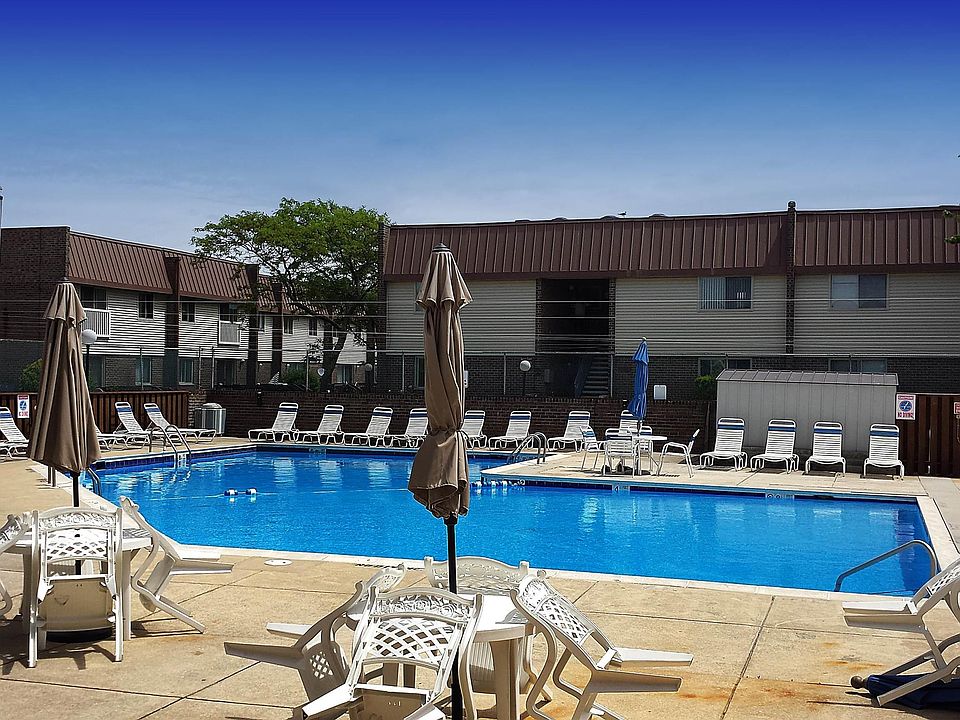2nd image of 5508 Burk Ave #5508