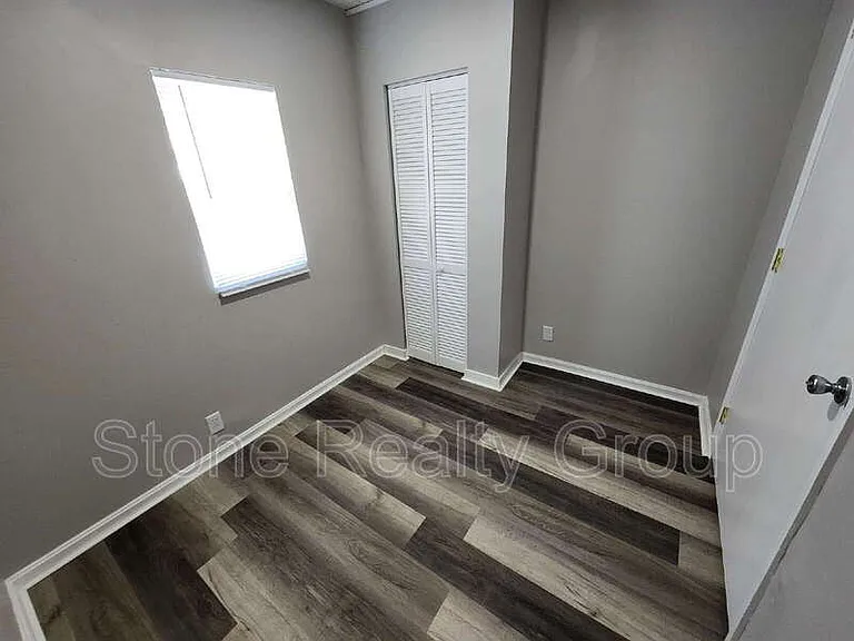 2200 S 8th St — Photo 5