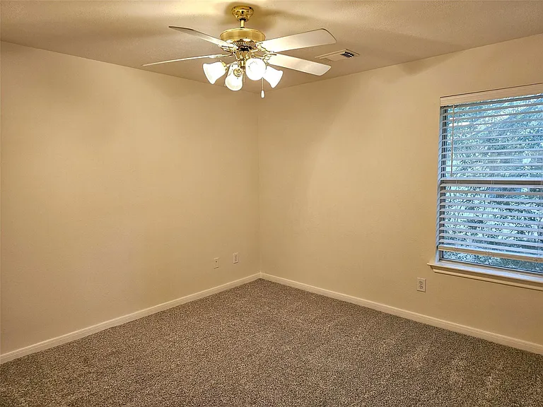 98 W Knightsbridge Dr — Photo 25