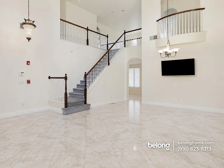 131 Cognac Cir — Photo 2