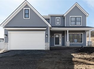 1954 N Ridge Dr, Chittenango, NY 13037