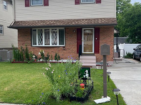 2nd image of 2267 41st St