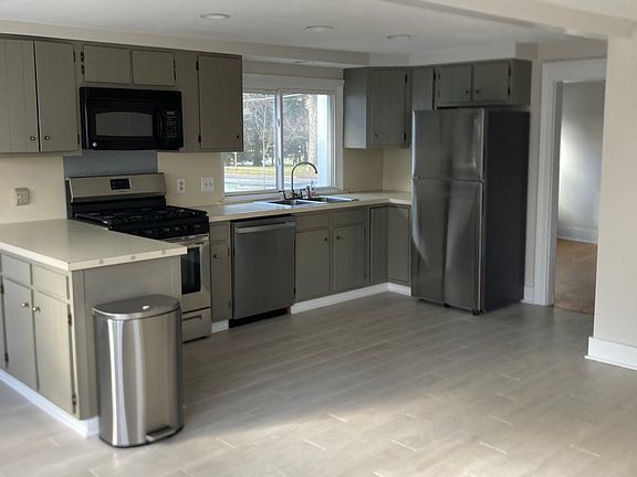 4th image of 51 W Elizabeth St