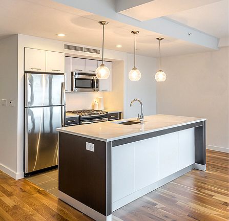 2nd image of 10 Saint Pauls Pl APT 5S
