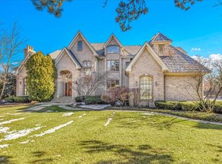 601 Ambriance Dr, Burr Ridge, IL 60527