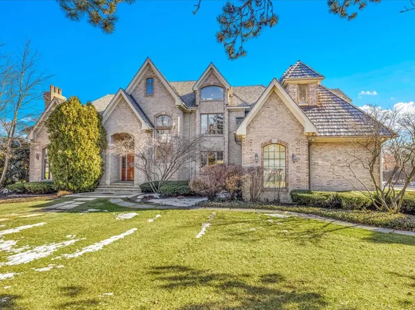 601 Ambriance Dr, Burr Ridge, IL 60527