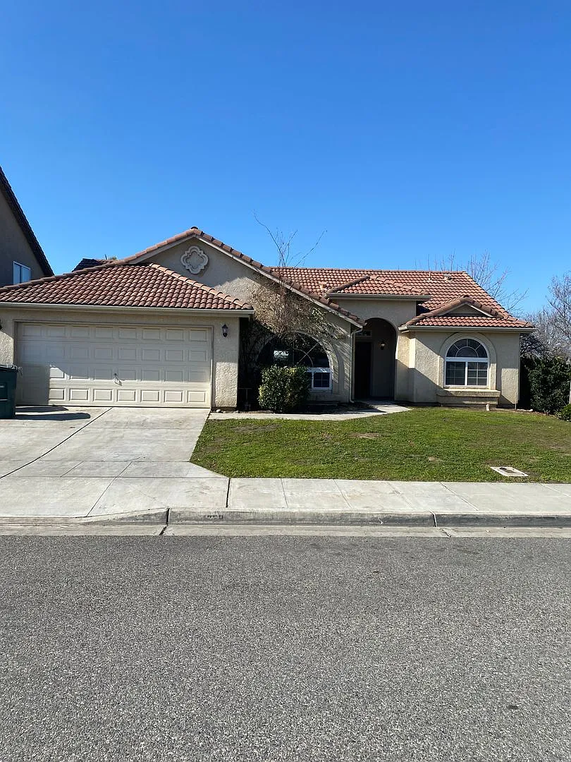 1338 Alexis Way photo 1