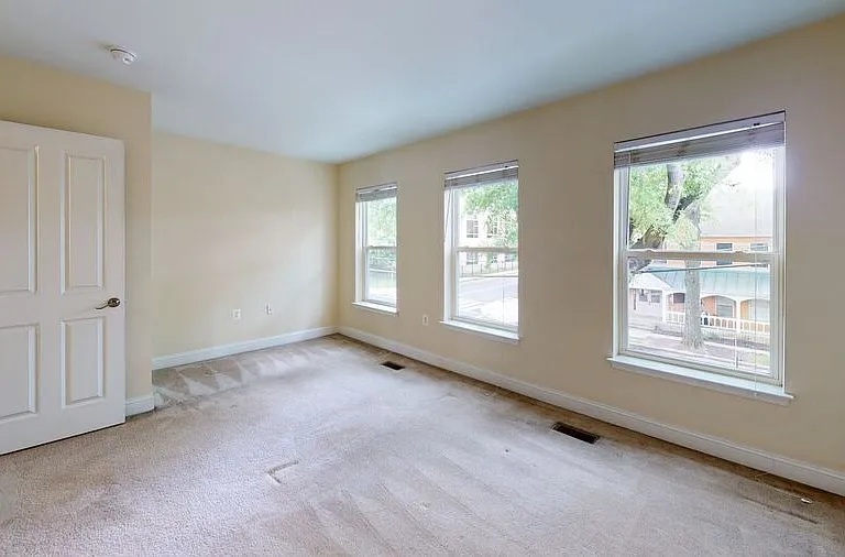 720 Barnes St NE — Photo 29