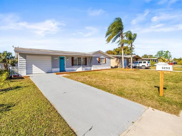 3253 Columbus Dr, Holiday, FL 34691