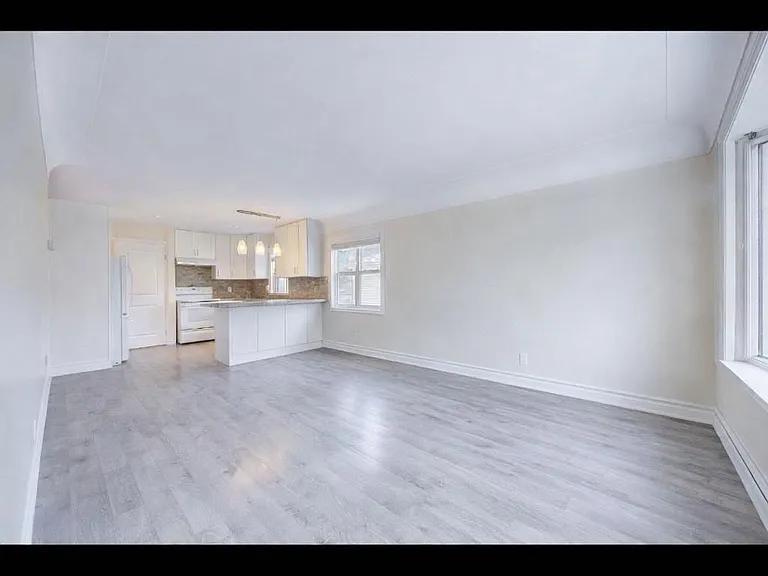 259 Sanders St — Photo 2