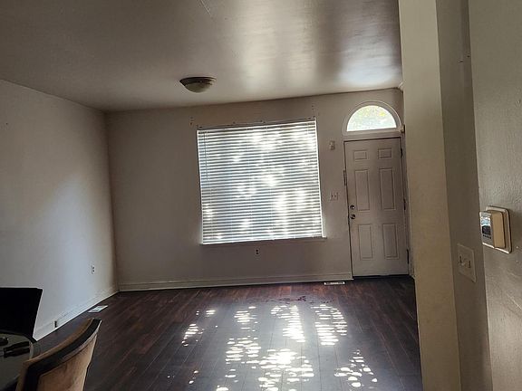 4th image of 839 N Madison St