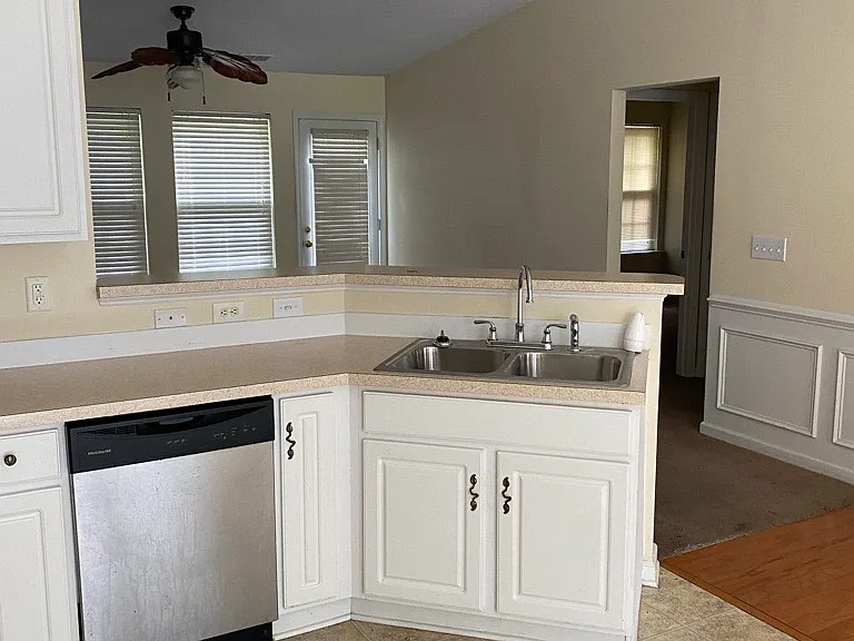 300 Southmen Ln #1 — Photo 15