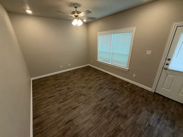 532 Wrigley Ln — Photo 7