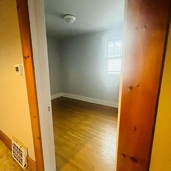 1645 Goyeau St #UPPER — Photo 11
