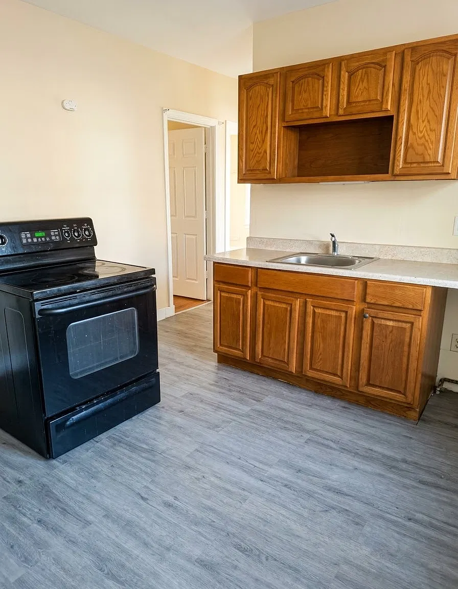 3 bed, 850 sqft, $1,650 — Photo 4
