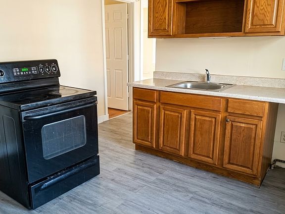 4th image of 15 Kenneth St APT B2
