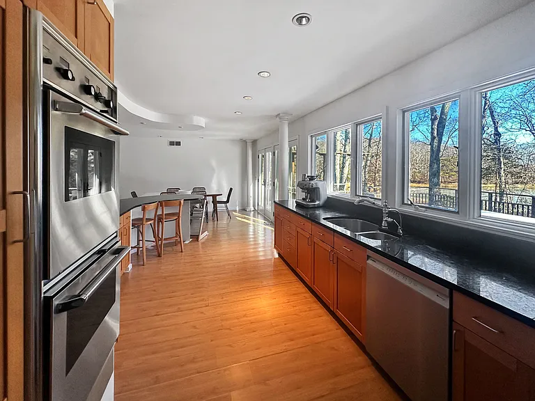 250 Pine Tree Ct — Photo 11