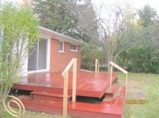 32744 Hearthstone Rd, Farmington Hills, MI 48334